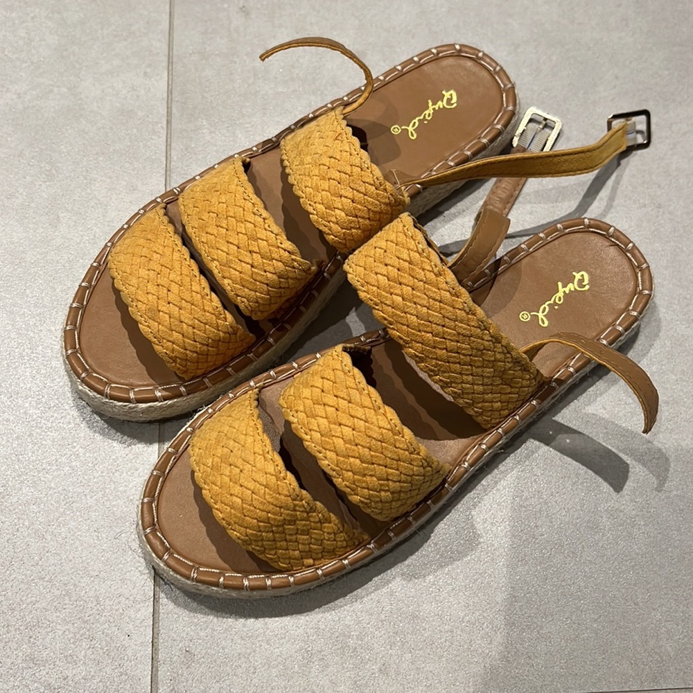 Women size 6 yellow marigold sandals braided adjustable strap platform shoes Y2K